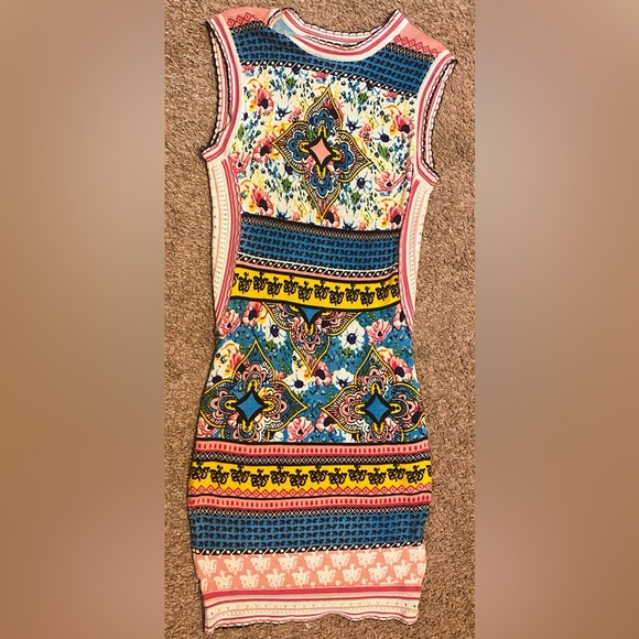 VENUS Dresses & Skirts - Venus Sleeveless Sweater Dress XS Floral Bodycon Can fit a small lots of stretch